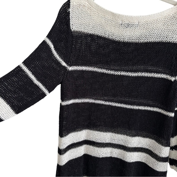 Loose Knit Sweater - Picture 3 of 4